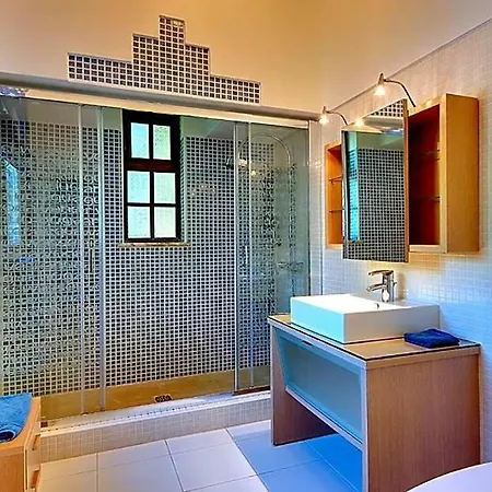 Villa Alvor Sleeps 10 Pool Air Con Wifi